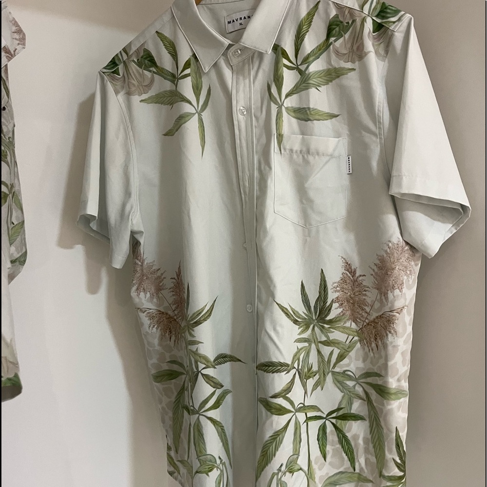 Mavrans Men’s Swim set, shirt is XL shorts are L, never worn
